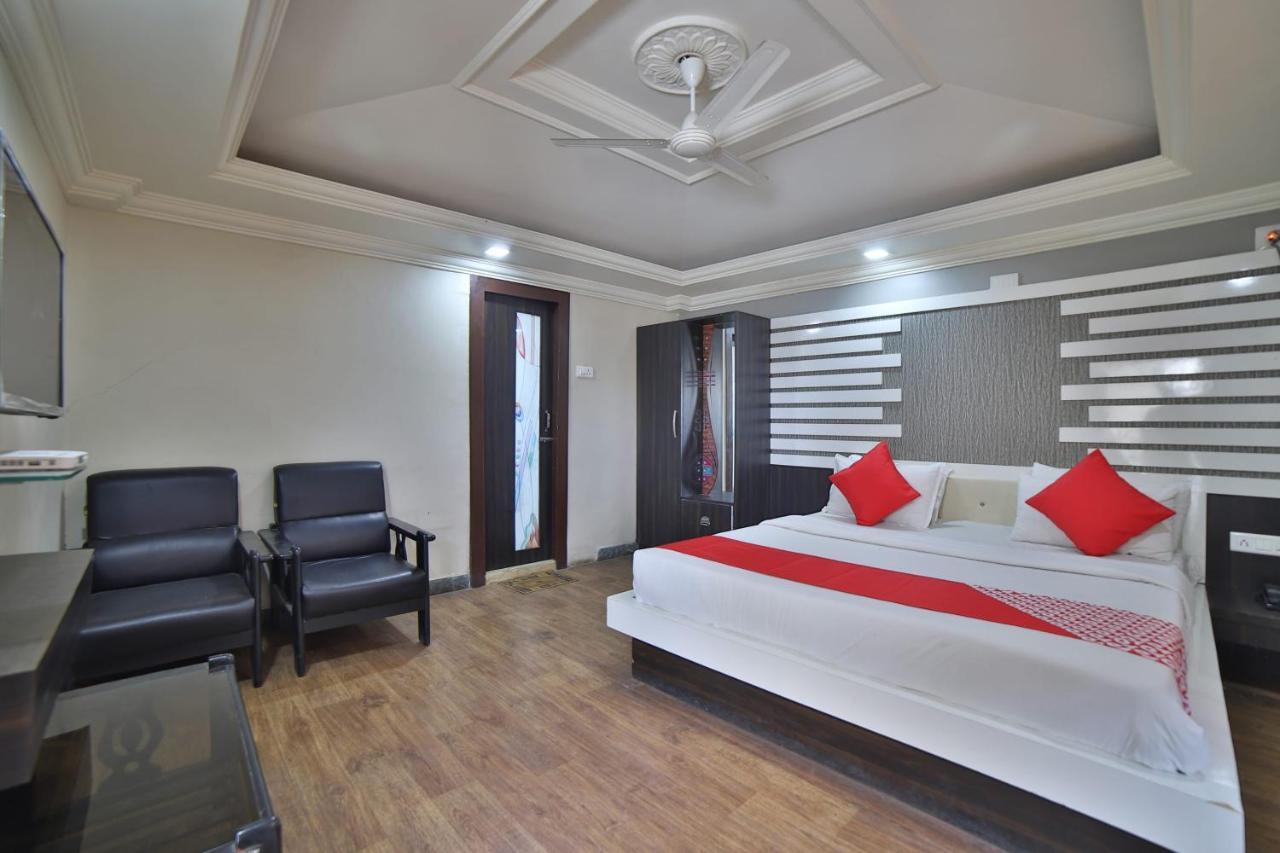 Oyo 41929 Hotel Loyal Residency Джамнагар Экстерьер фото